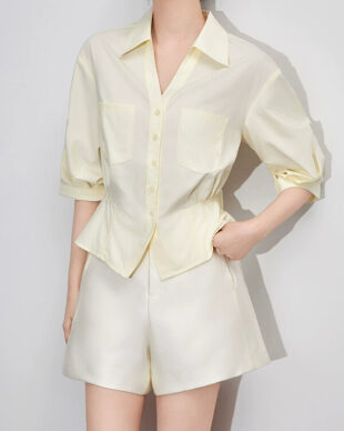 34 Sleeve Waist-Cinching Slim-Fit Blouse