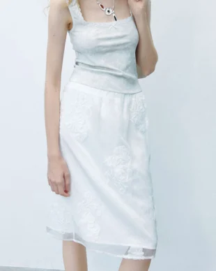 3D Embroidered Pencil Skirt