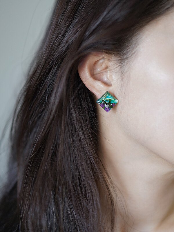 Boho real flower earrings sterling silver, chunky resin square studs with wildflowers for concerts, ethical festival jewelry