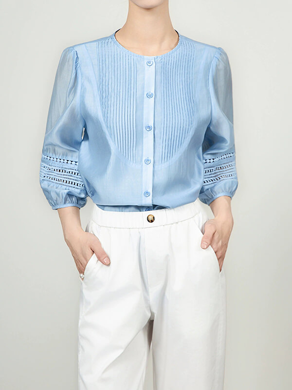 Minimalist Three-Quarter Sleeve Top