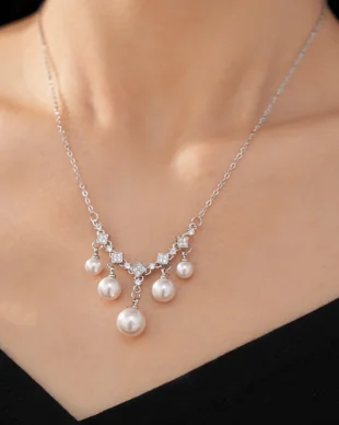 Pearl with Zircon Necklace