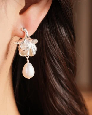 S925 Silver Post 18K Gold Plated Freshwater Pearl Flower Asymmetric Earrings