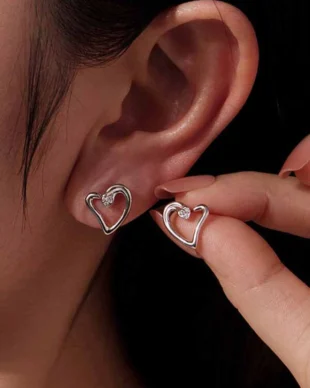 S925 Sterling Silver Simple Heart Stud Earrings