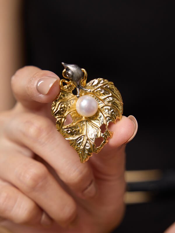 Vintage Leaf Brooch with Pearl & Snail Design 1